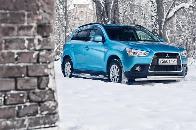 Comparison Mitsubishi ASX LS 5 Door